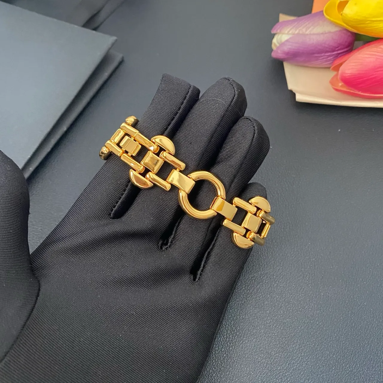 Saint Laurent Bracelet chunky link doré 5