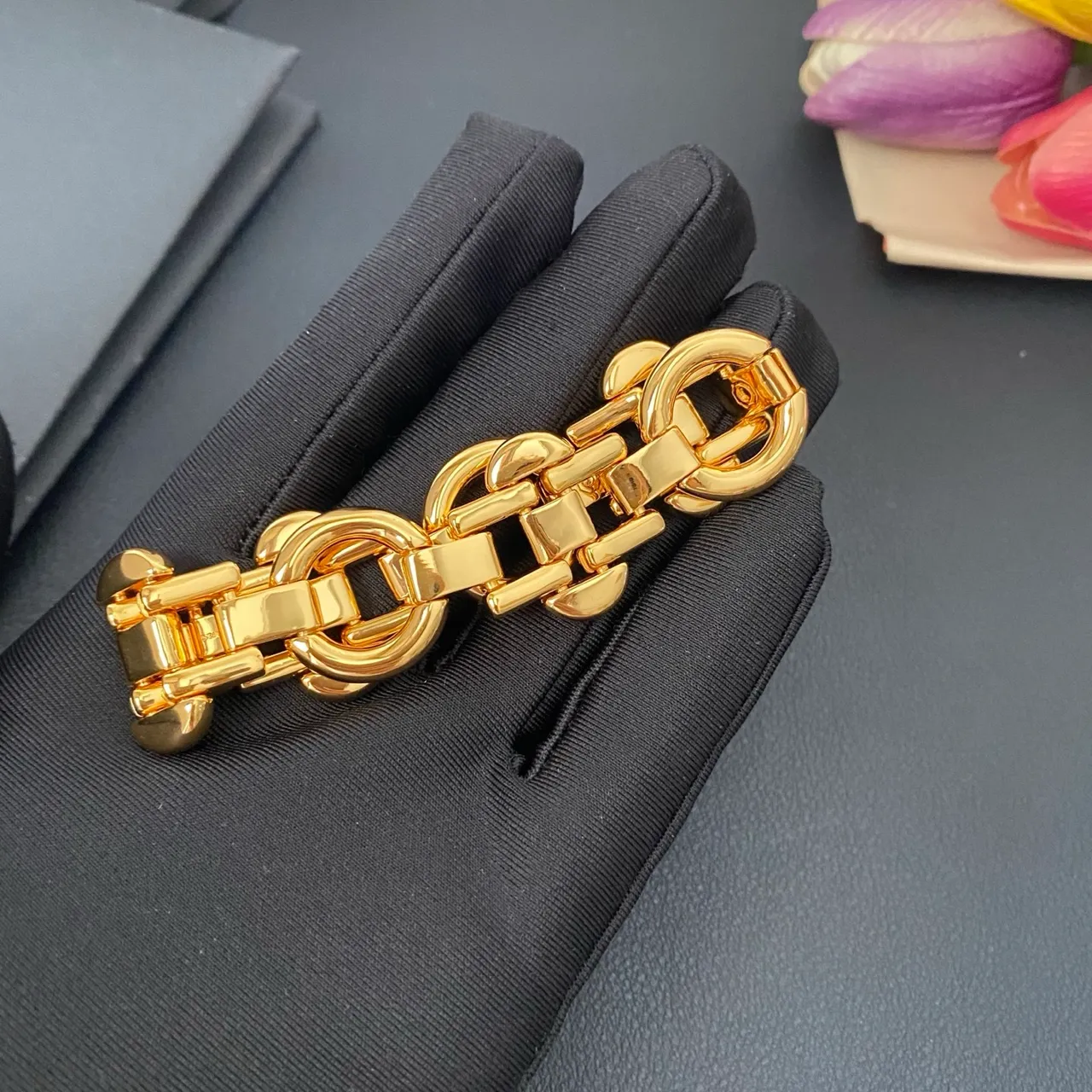 Saint Laurent Bracelet chunky link doré 6