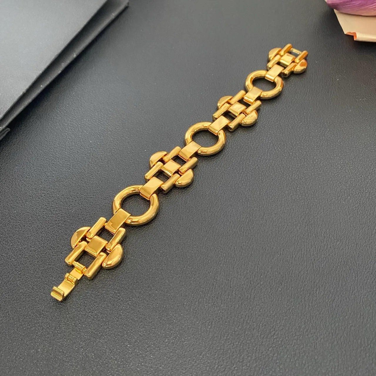 Saint Laurent Bracelet chunky link doré 7