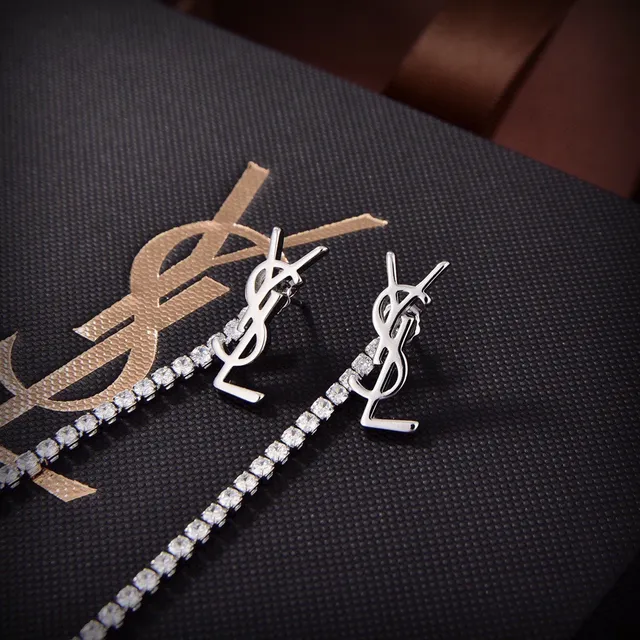 Saint Laurent Monogram Pavé أقراط قطرة 2