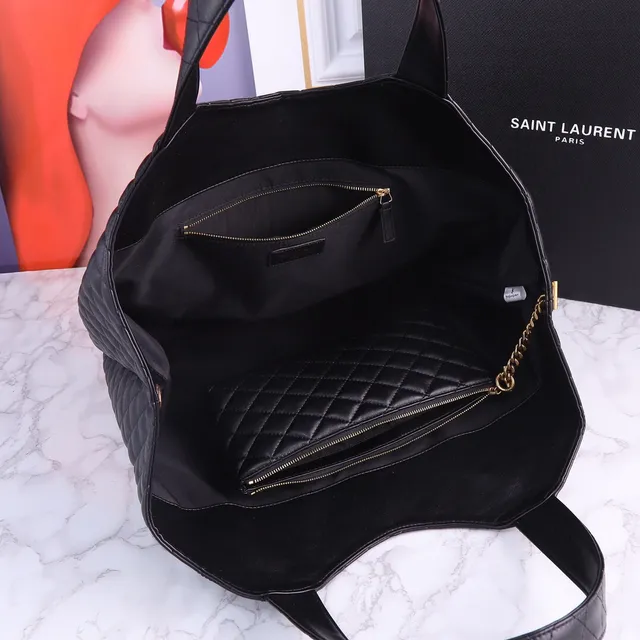 Saint Laurent sac tote en denim texturé bleu matelassé avec couture diamant 2