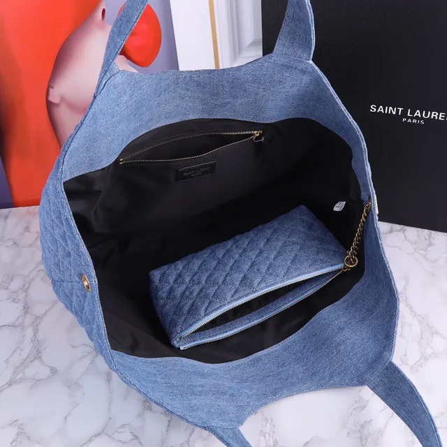 Saint Laurent sac tote en denim texturé bleu matelassé avec couture diamant 6
