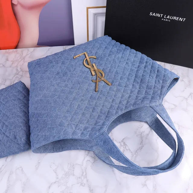 Saint Laurent sac tote en denim texturé bleu matelassé avec couture diamant 7