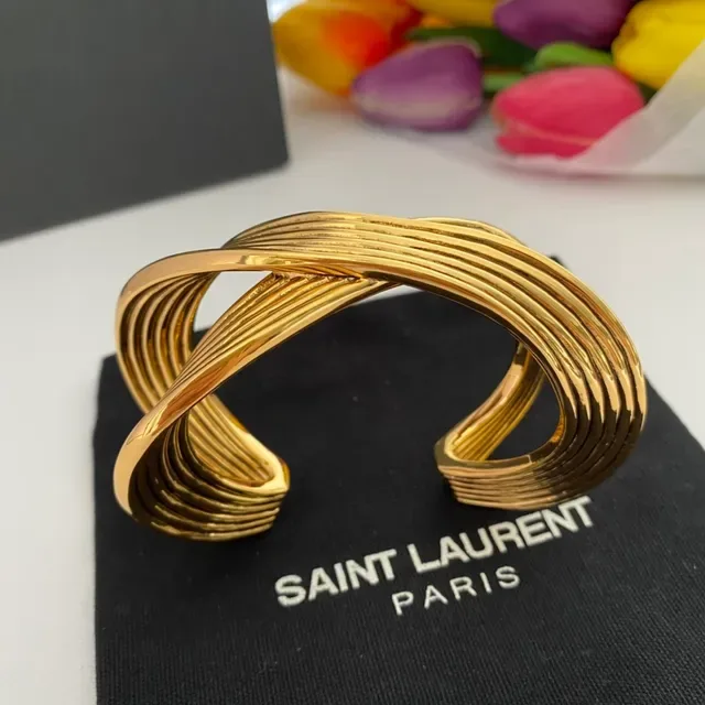 Saint Laurent Pulseira Acanalada Retorcida Dupla Punho Dourado 6