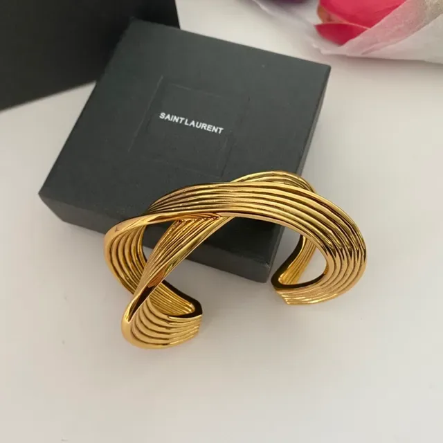 Saint Laurent Pulseira Acanalada Retorcida Dupla Punho Dourado 7
