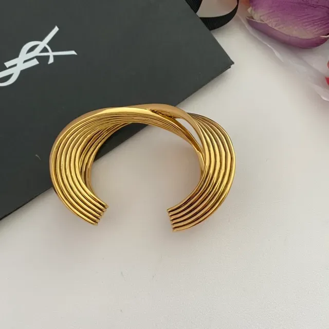 Saint Laurent Pulseira Acanalada Retorcida Dupla Punho Dourado 9