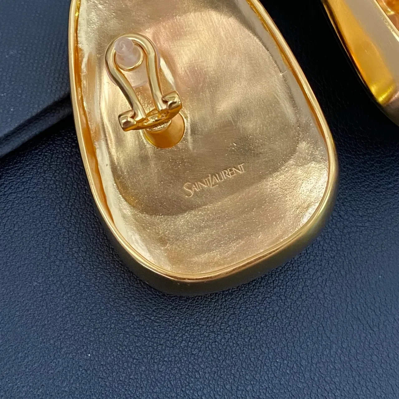 Saint Laurent Boucles d'Oreilles Clip-On Sculpturales Gold-Tone Cabochon 3