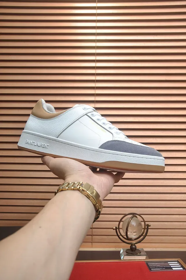 Saint Laurent sneakers lifestyle blancs grises à panneaux cuir orteil perforé 2