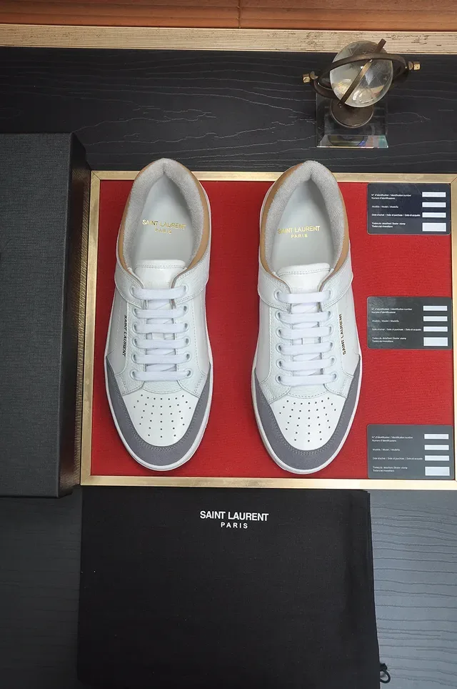 Saint Laurent sneakers lifestyle blancs grises à panneaux cuir orteil perforé 3