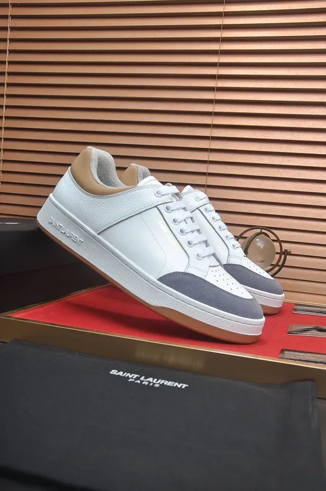 Saint Laurent sneakers lifestyle blancs grises à panneaux cuir orteil perforé 4