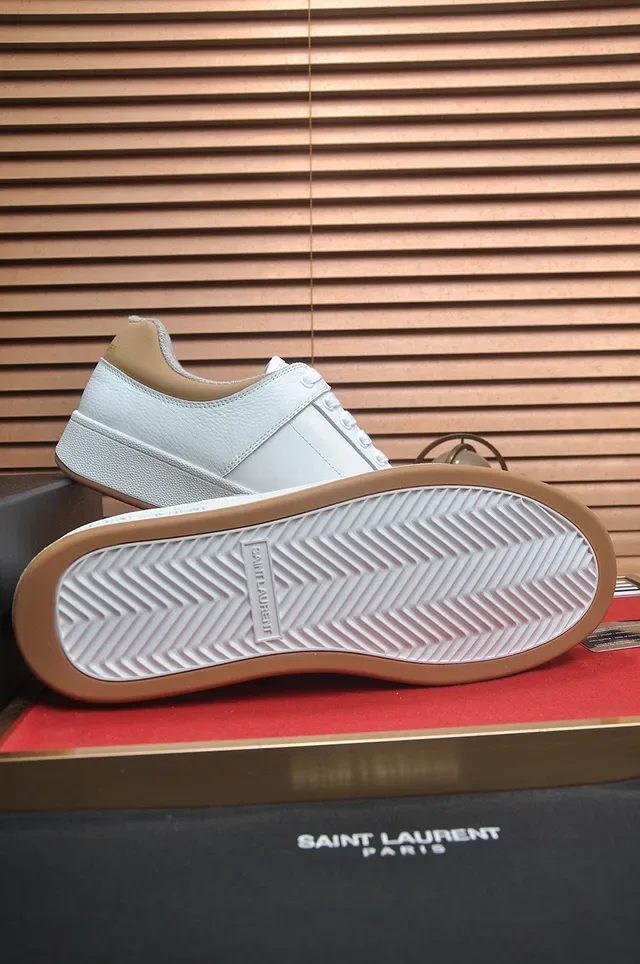 Saint Laurent sneakers lifestyle blancs grises à panneaux cuir orteil perforé 7