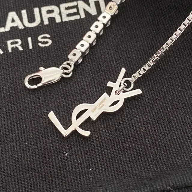 قلادة سلسلة سانت لوران YSL فضي أبيض pave-set حجر قفل مونوغرام 4