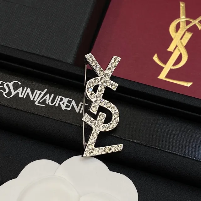Saint Laurent YSL broche monogramme en argent et or incrustée de cristaux 3