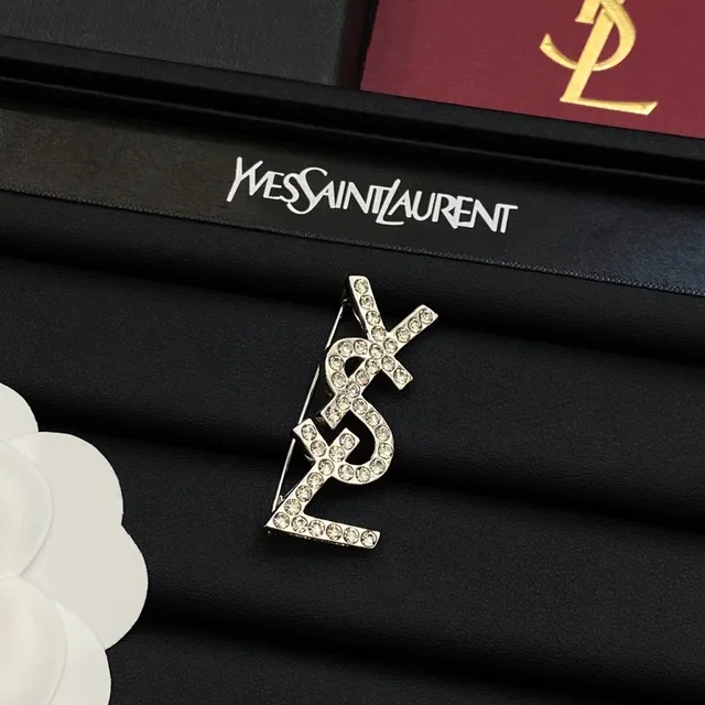 Saint Laurent YSL broche monogramme en argent et or incrustée de cristaux 5
