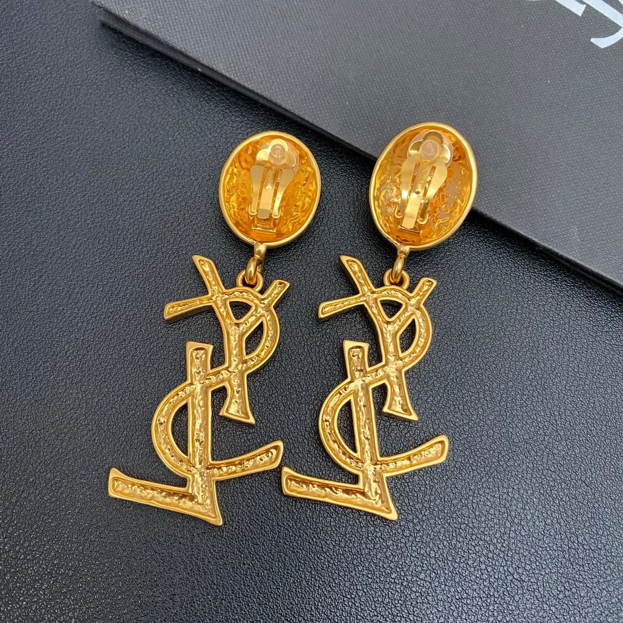 أقراط Saint Laurent YSL Monogram Pavé Crystal ذهب معلقة 3
