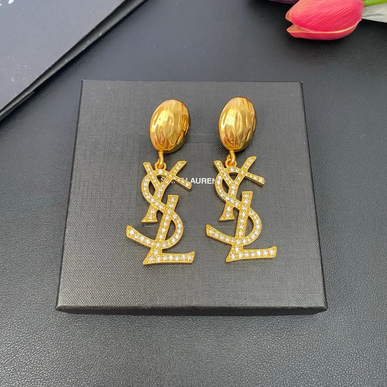 أقراط Saint Laurent YSL Monogram Pavé Crystal ذهب معلقة 7