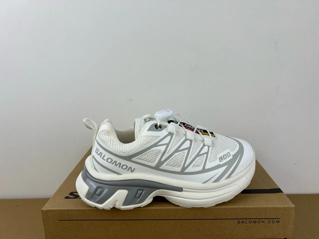 Salomon ACS Pro أبيض رمادي كعب شبكة وتداخل اصطناعي علوي حذاء كاجوال سميك 4
