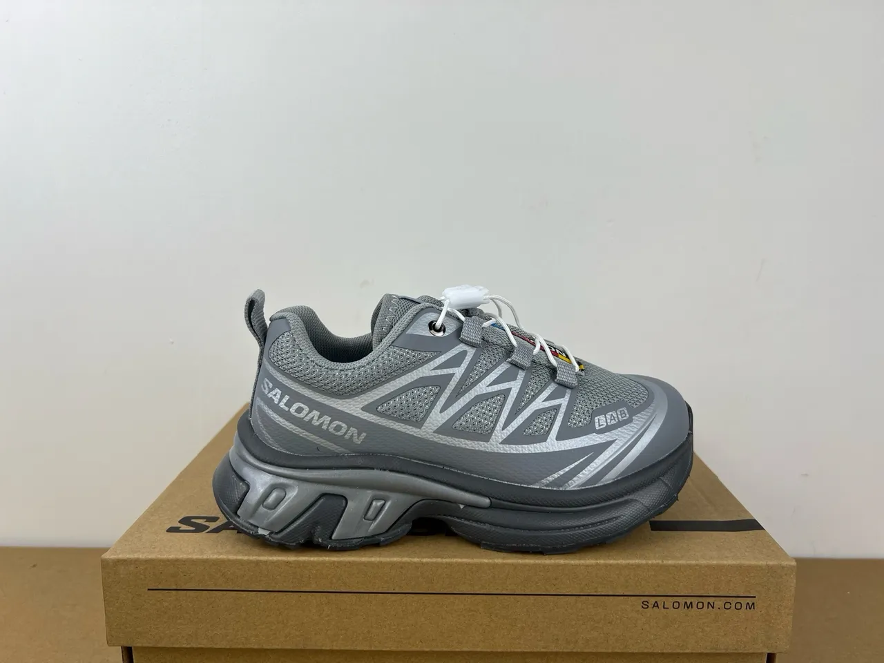 Salomon ACS Pro أبيض رمادي كعب شبكة وتداخل اصطناعي علوي حذاء كاجوال سميك 5