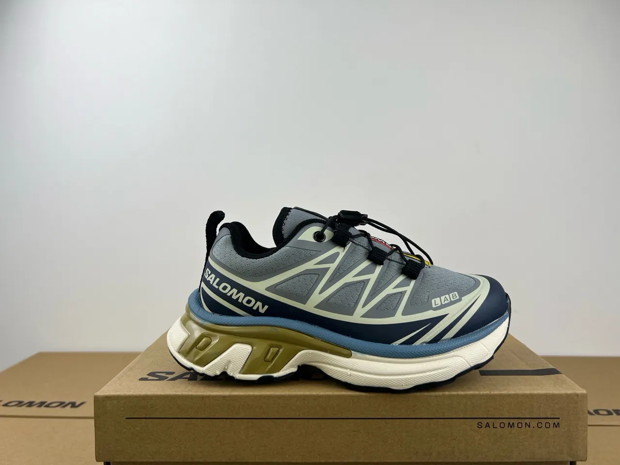 Salomon ACS Pro أبيض رمادي كعب شبكة وتداخل اصطناعي علوي حذاء كاجوال سميك 8