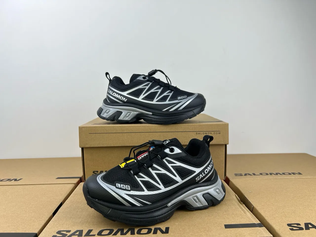 Salomon ACS Pro أبيض رمادي كعب شبكة وتداخل اصطناعي علوي حذاء كاجوال سميك 10