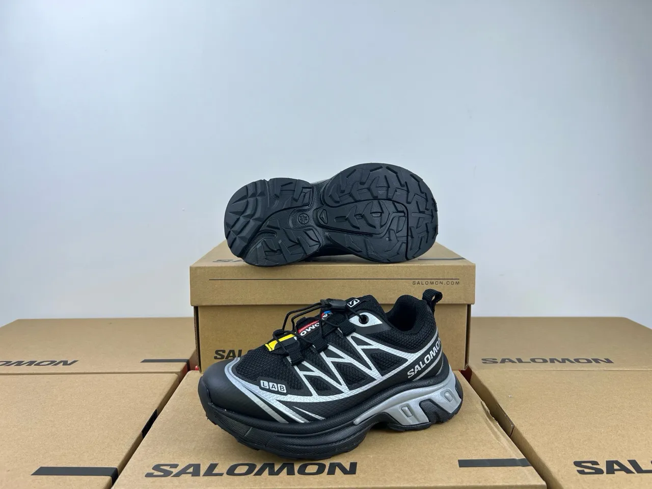 Salomon ACS Pro أبيض رمادي كعب شبكة وتداخل اصطناعي علوي حذاء كاجوال سميك 13