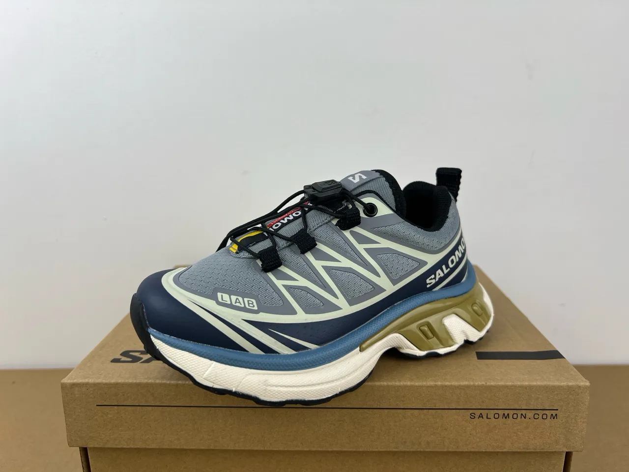 Salomon ACS Pro أبيض رمادي كعب شبكة وتداخل اصطناعي علوي حذاء كاجوال سميك 20