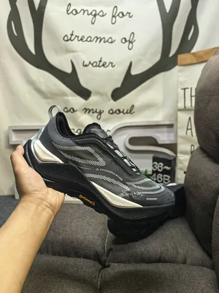 Salomon Gray Black Asymmetric Lacing TPU Cage Overlay Running Shoes 5