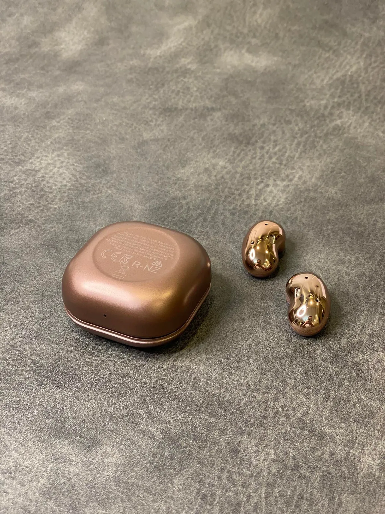 Samsung Galaxy Buds Pro Brown Black Metallic Rose-Gold Finish Bean-Shaped TWS Earbuds 2
