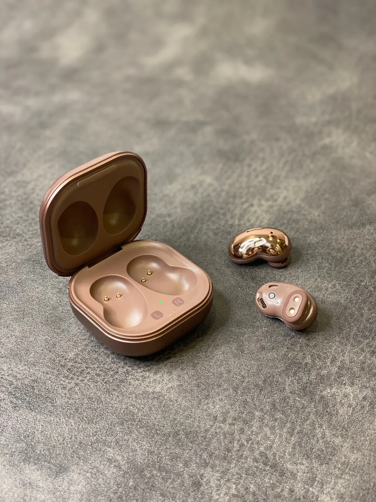 Samsung Galaxy Buds Pro Brown Black Metallic Rose-Gold Finish Bean-Shaped TWS Earbuds 7