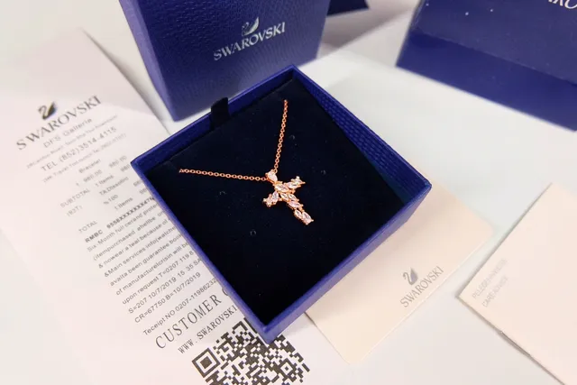 Swarovski Pendentif Croix Doré Bleu Cristaux Pave-Set collier 3
