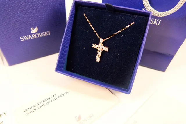 Swarovski Pendentif Croix Doré Bleu Cristaux Pave-Set collier 4