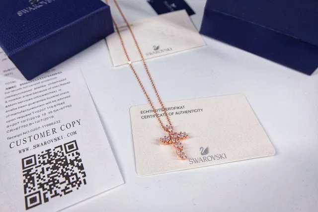 Swarovski Pendentif Croix Doré Bleu Cristaux Pave-Set collier 5