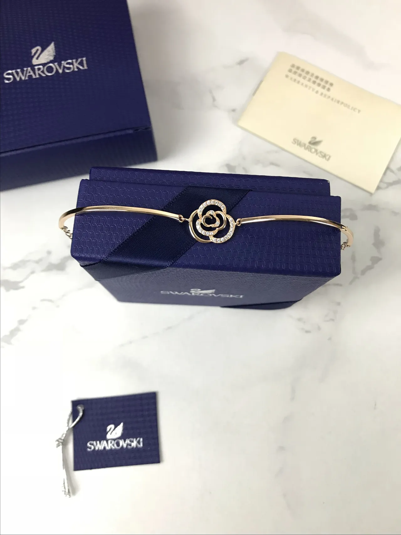 Swarovski Pulseira de Cristal Pavé Dourado com Motivo de Rosa 4