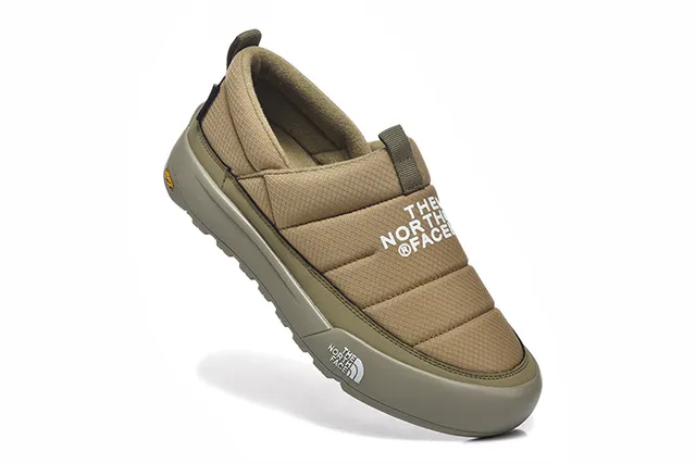 The North Face Black White Slip-On Elastic Strap Closure Loafer 24