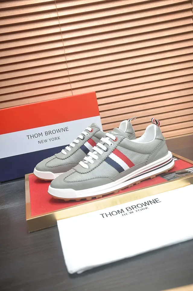 Thom Browne Classic Stripe 灰色皮革生活方式运动鞋 4