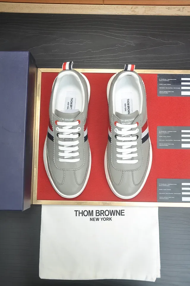 Thom Browne Classic Stripe 灰色皮革生活方式运动鞋 5