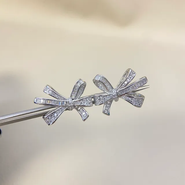 Tiffany & Co. brincos em forma de laço pavé de diamantes 4