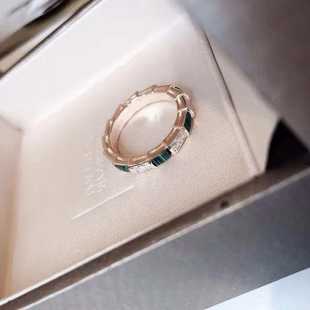 Tiffany & Co. ذهب أخضر خاتم هندسي مقسم بالتناوب بين المالاكايت والماس 7