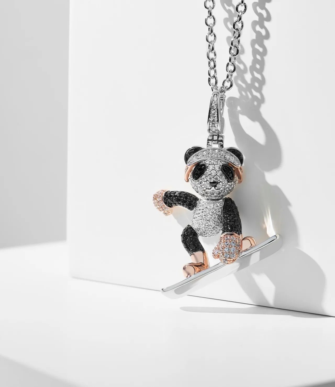 Tiffany & Co. Panda Snowboarder Pavé Diamant et Gemme Noire Collier 4