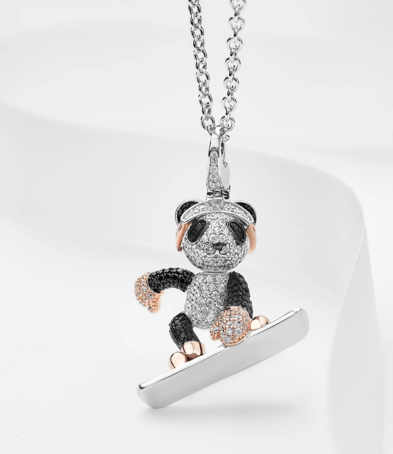 Tiffany & Co. Panda Snowboarder Pavé Diamant et Gemme Noire Collier 6