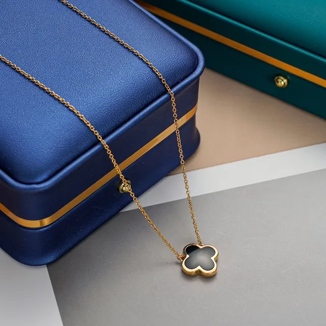 Tiffany & Co. Return to Tiffany Quatrefoil Madreperla Colar 4