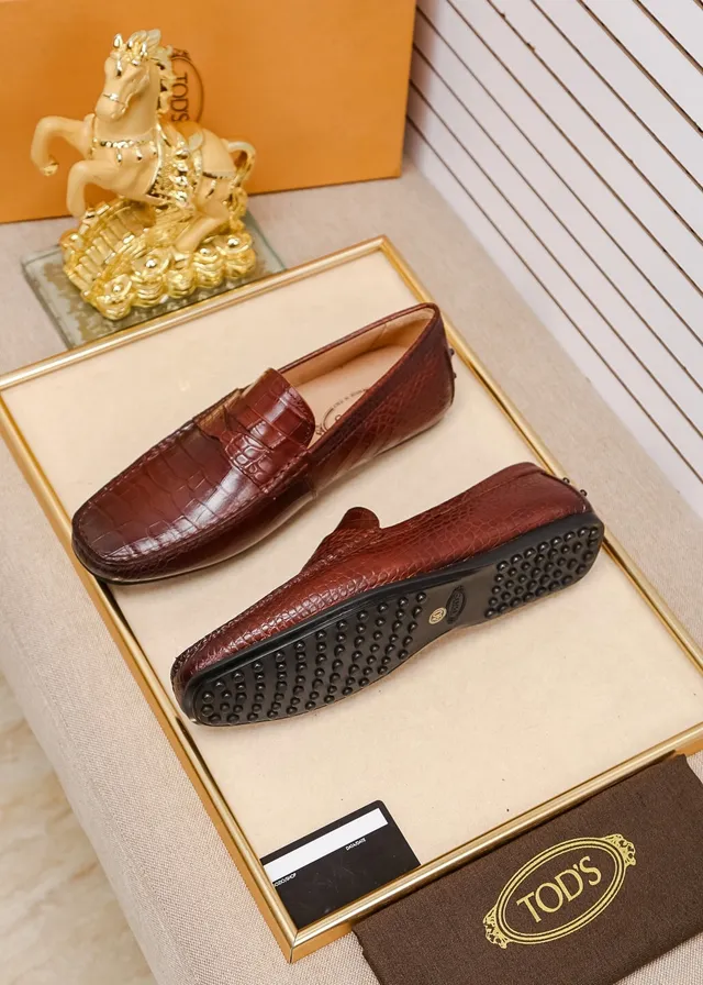 Tod's Penny Loafer Marron Beige Embossé Crocodile Sangle en cuir Mocassin 5