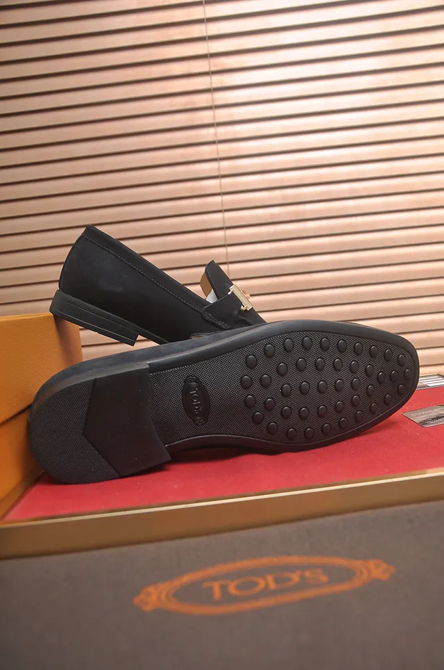 Tod's Double T mocassins en daim noir à boucle dorée 3