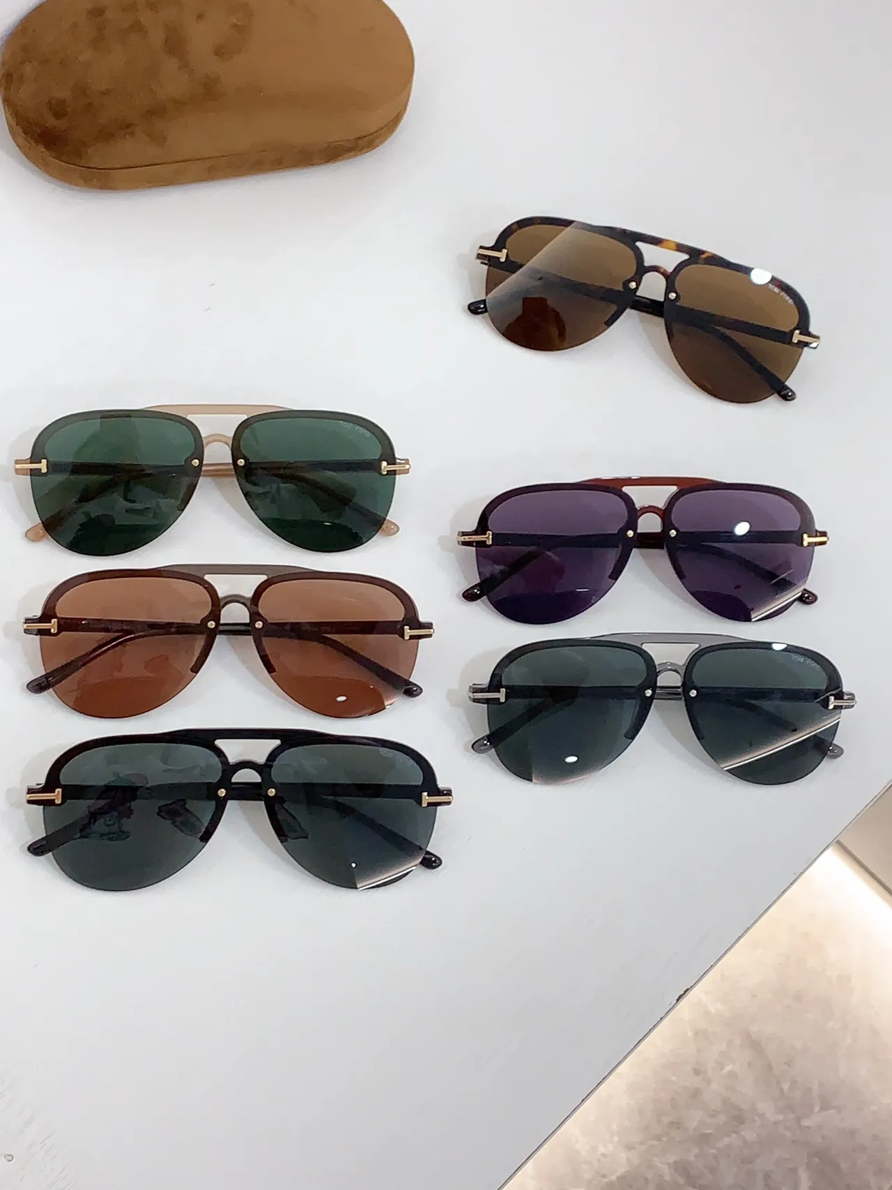 Tom Ford Or Noir Cadre Rectangulaire Fin Barre Supérieure Intégrée Détail Métal Lunettes de Soleil 3