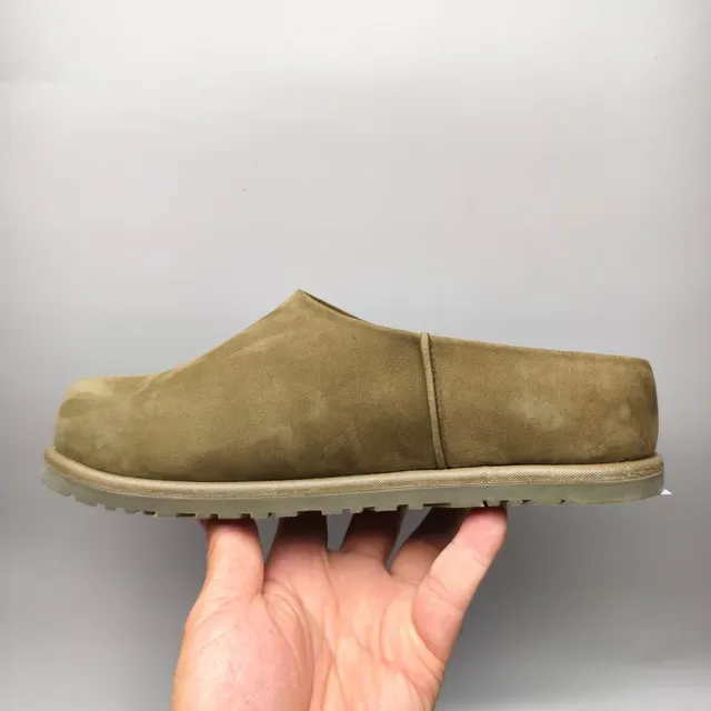 UGG Army Green Suede Upper Molded Rubber Sole Casual Shoes 7