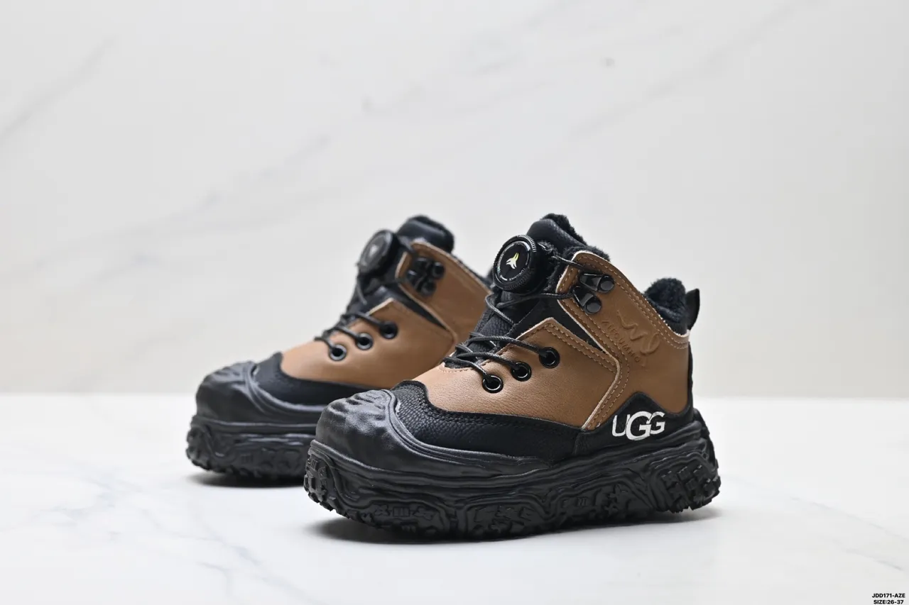 UGG Beige Noir Semelle Chunky Fermeture Toggle et Lacets Bottes de Neige 3