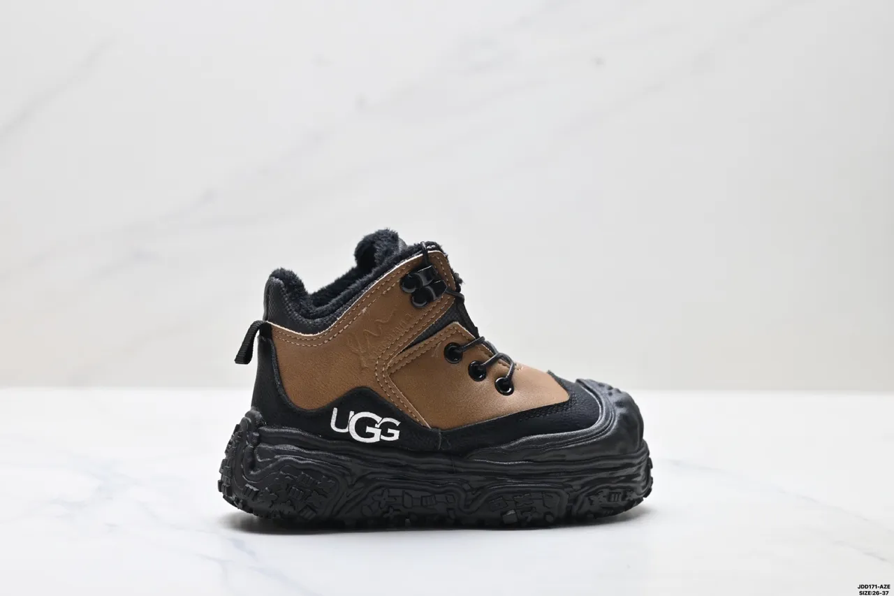UGG Beige Noir Semelle Chunky Fermeture Toggle et Lacets Bottes de Neige 5