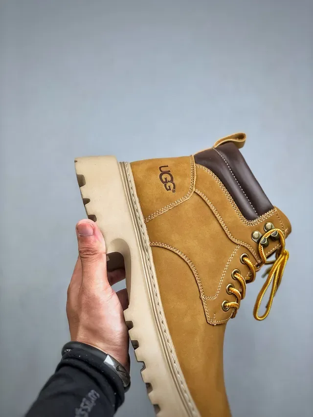 UGG बेज ब्राउन सूड उपर पैडेड कॉलर वर्क बूट 8