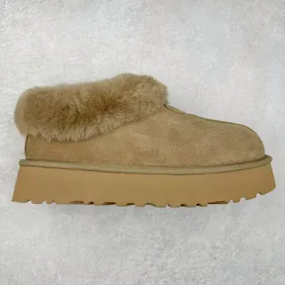 UGG حذاء كاجوال بيج بياقة shearling وكعب منصة