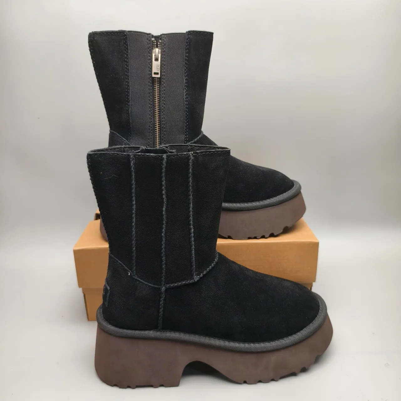 UGG Black Brown Suede Upper Elastic Side Gussets Ankle Boots 5